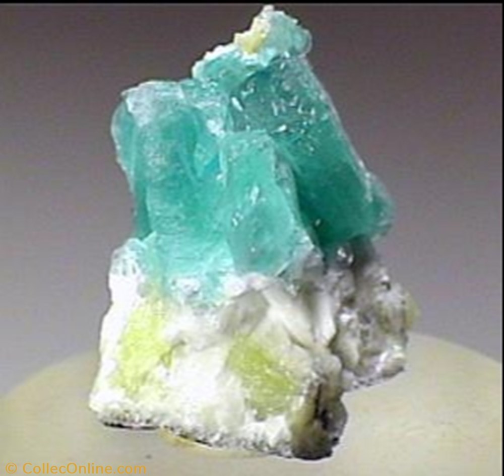 Brucite mineral meteorite brucite