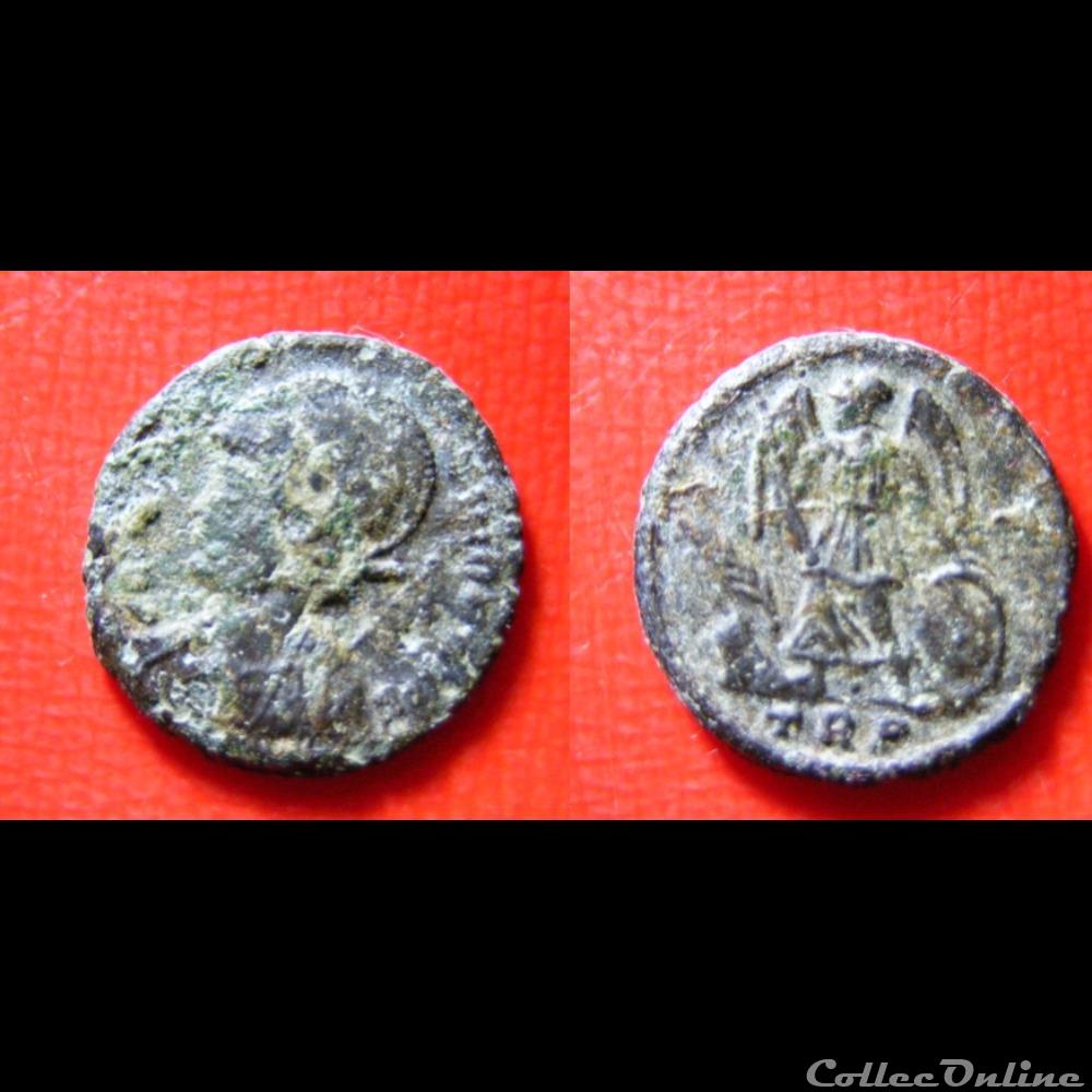 monnaie antique romaine nummus constantinople victoire