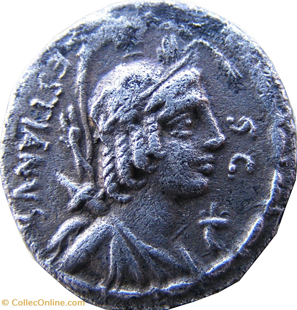 Denier - gens PLAETORIA - Aigle sur un foudre (67 avant J.C) monnaies antiques romaines imperiales republicaines denier gens plaetoria aigle sur un foudre 67 avant j c