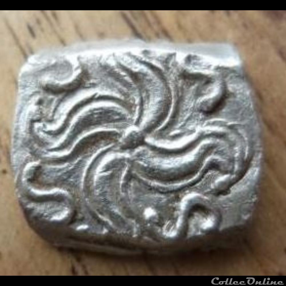 Savès 393 - Drachme à la swastika Covertomotul monnaie antique gauloise saves 393 drachme a la swastika covertomotul