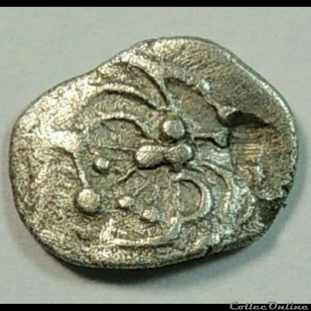 Savès 420 - 423 - Obole à la tête triangulaire monnaie antique gauloise saves 420 423 obole a la tete triangulaire