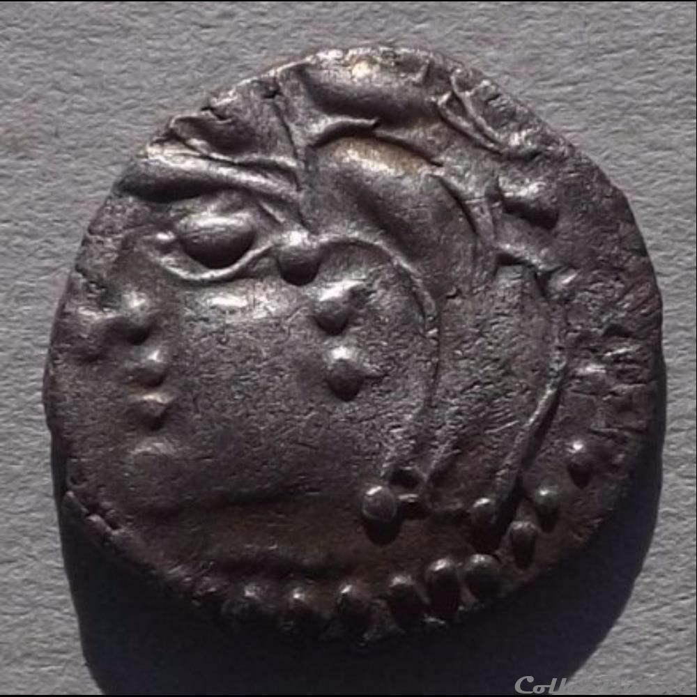 Série 1079 Faction à la tête coupée sur le cheval monnaie antique gauloise serie 1079 faction a la tete coupee sur le cheval