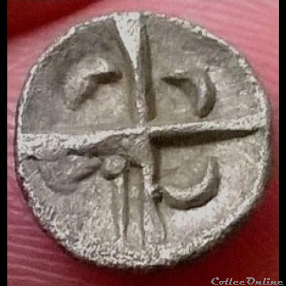 Savès 420 - 423 - Obole à la tête triangulaire monnaie antique gauloise saves 420 423 obole a la tete triangulaire