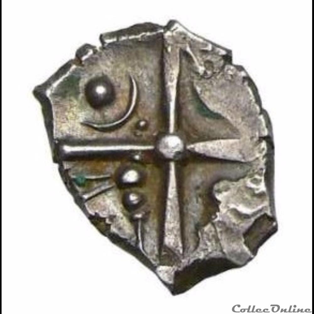 Savès 131 - 133 - Drachme à la tête triangulaire monnaie antique gauloise saves 131 133 drachme a la tete triangulaire