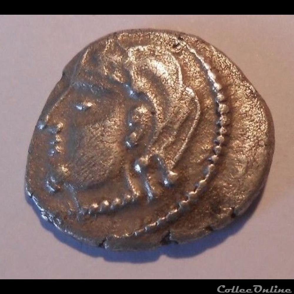 Série 1079 DT 3416 Drachme à la tête coupée sur le cheval monnaie antique gauloise serie 1079 dt 3416 drachme a la tete coupee sur le cheval