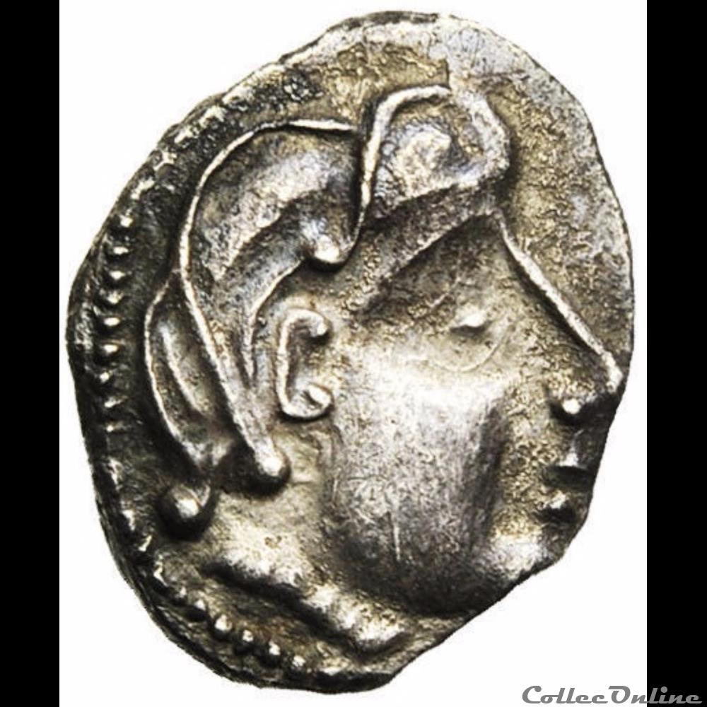 Série 1079 Drachme à la tête coupée sur le cheval monnaie antique gauloise serie 1079 drachme a la tete coupee sur le cheval