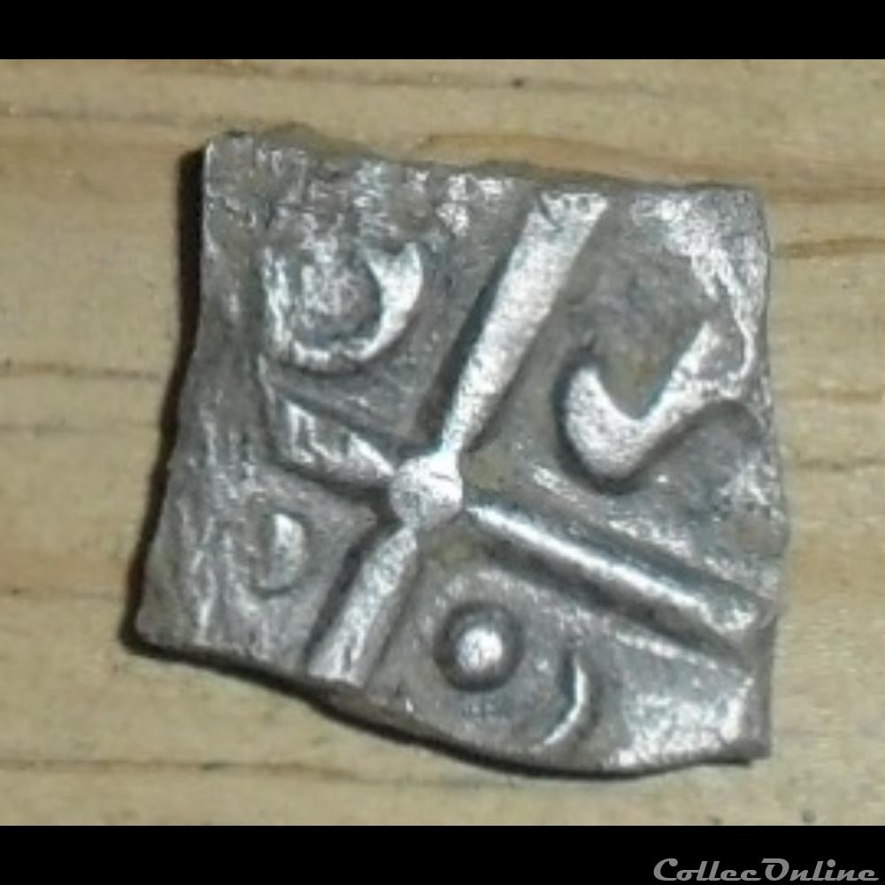 Savès 236 à 240 - Drachme à la tête bouclée du Causé monnaie antique gauloise saves 236 a 240 drachme a la tete bouclee du cause