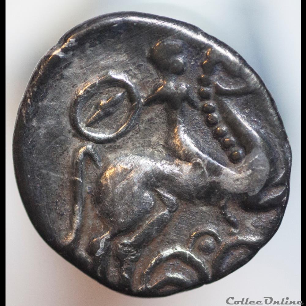monnaie antique gauloise drachme au cavalier et au fleuron