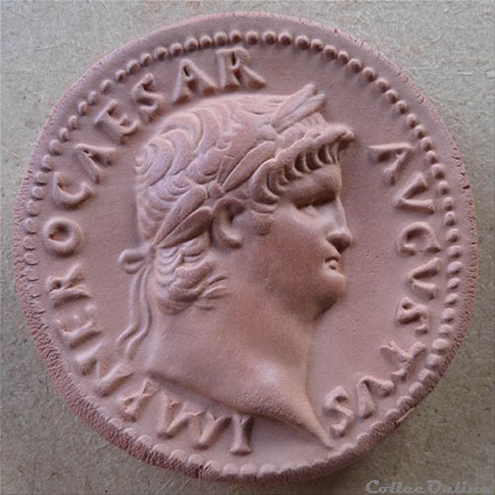 Néron- Médaillon en terre cuite monnaie antique romaine neron medaillon en terre cuite