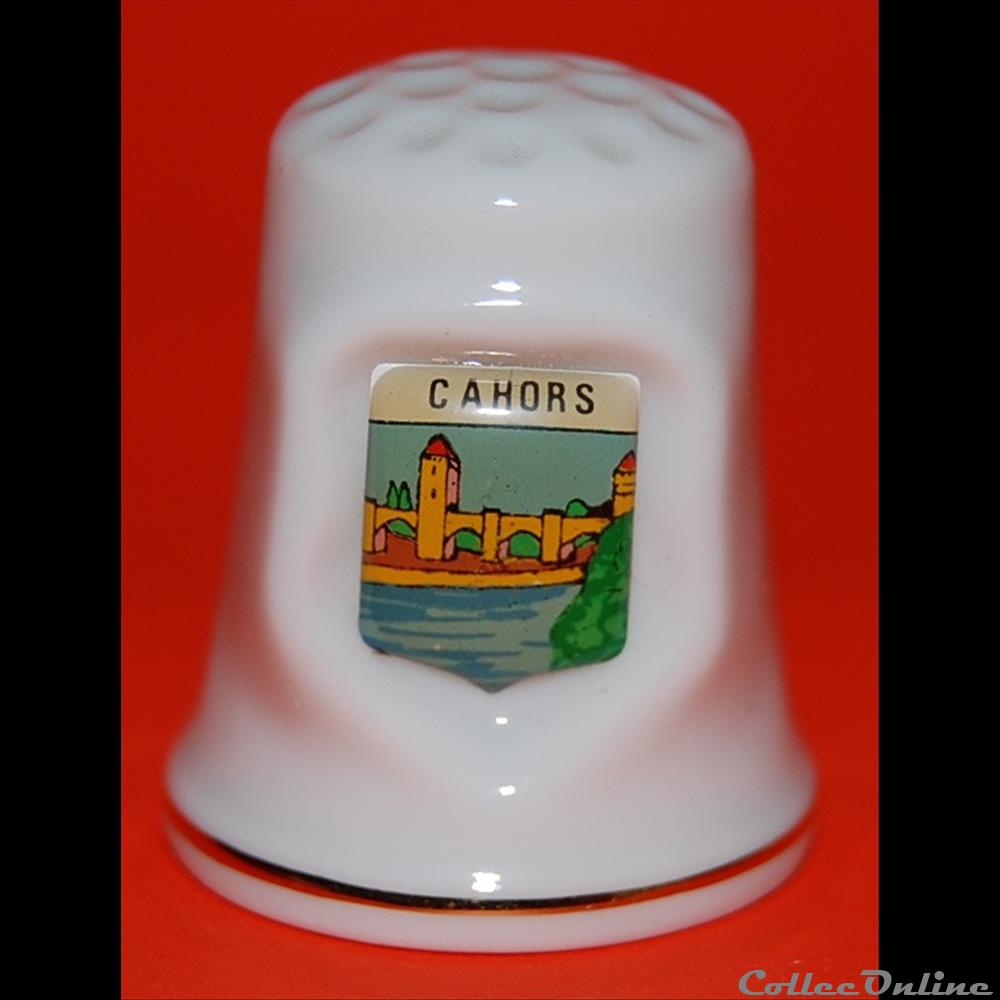 046_Lot_CAHORS vetement et accessoire de coudre moderne 046 lot cahors