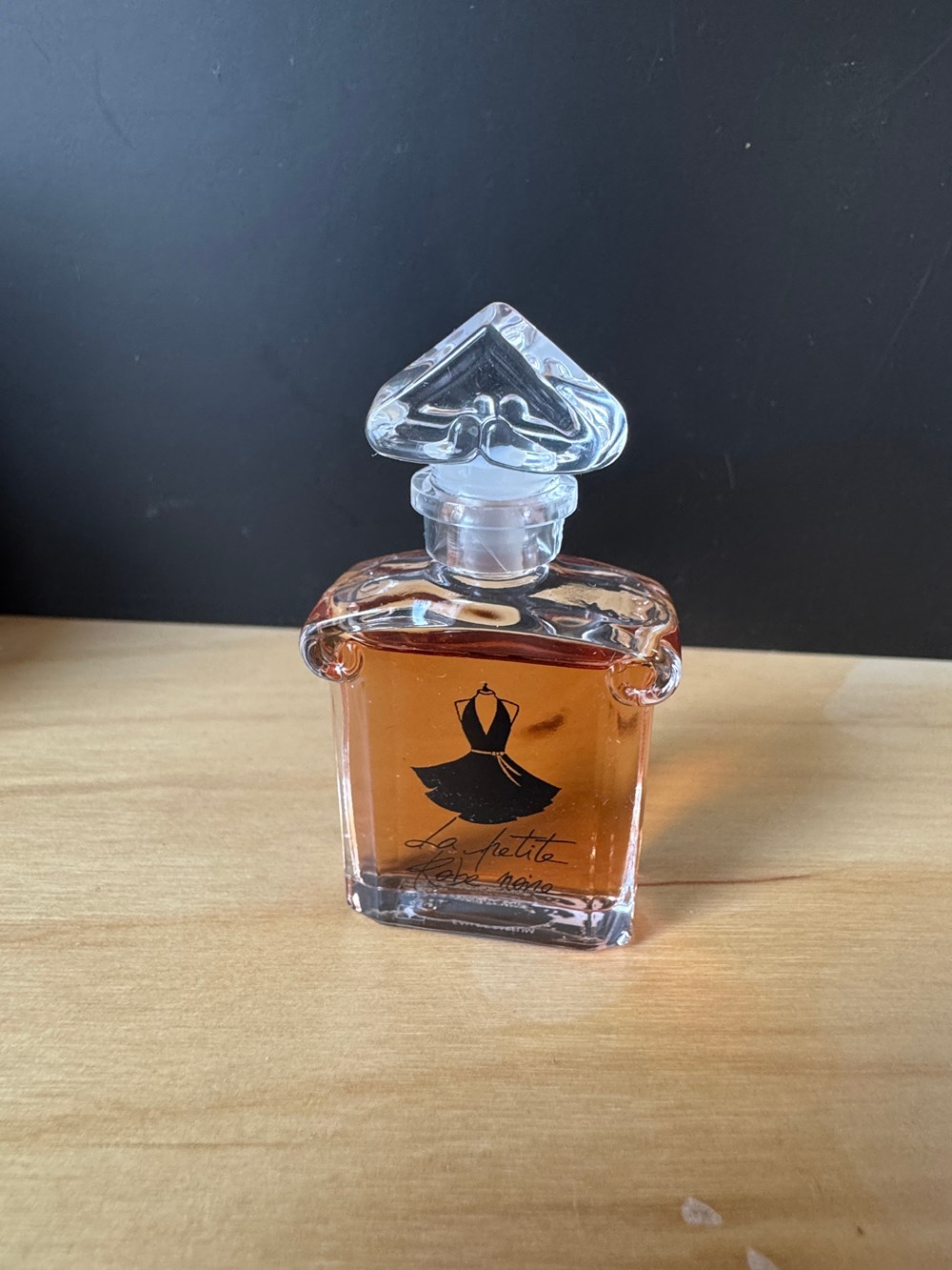 GUERLAIN - La Petite Robe Noire (Travellers Exclusive) 2 parfums beaute miniatures guerlain la petite robe noire travellers exclusive
