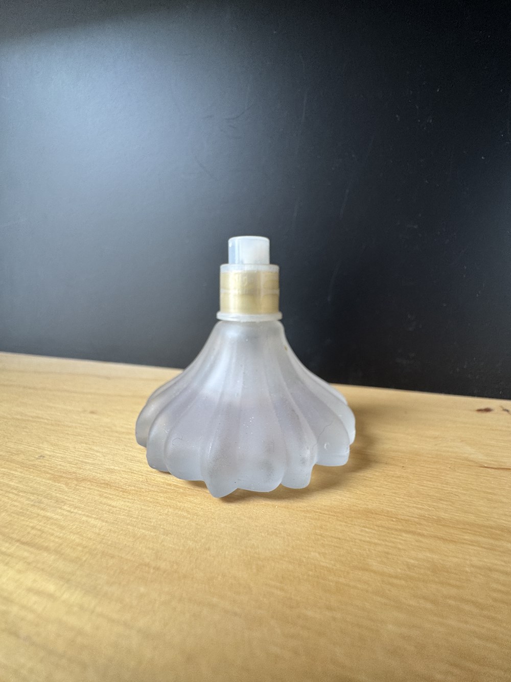 parfums beaute miniatures empty