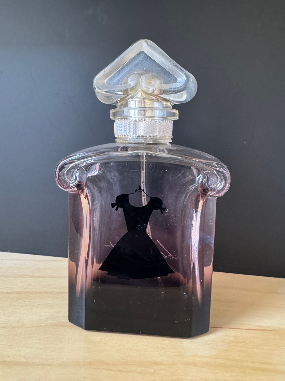 parfums beaute flacons guerlain la petite robe noire