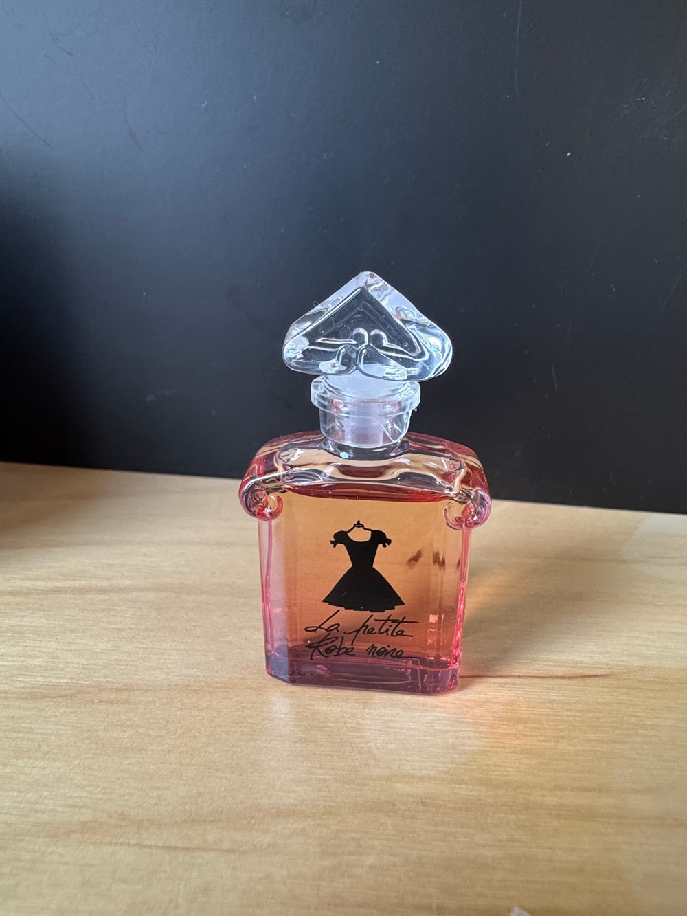 GUERLAIN - La Petite Robe Noire (Travellers Exclusive) 2 parfums beaute miniatures guerlain la petite robe noire travellers exclusive