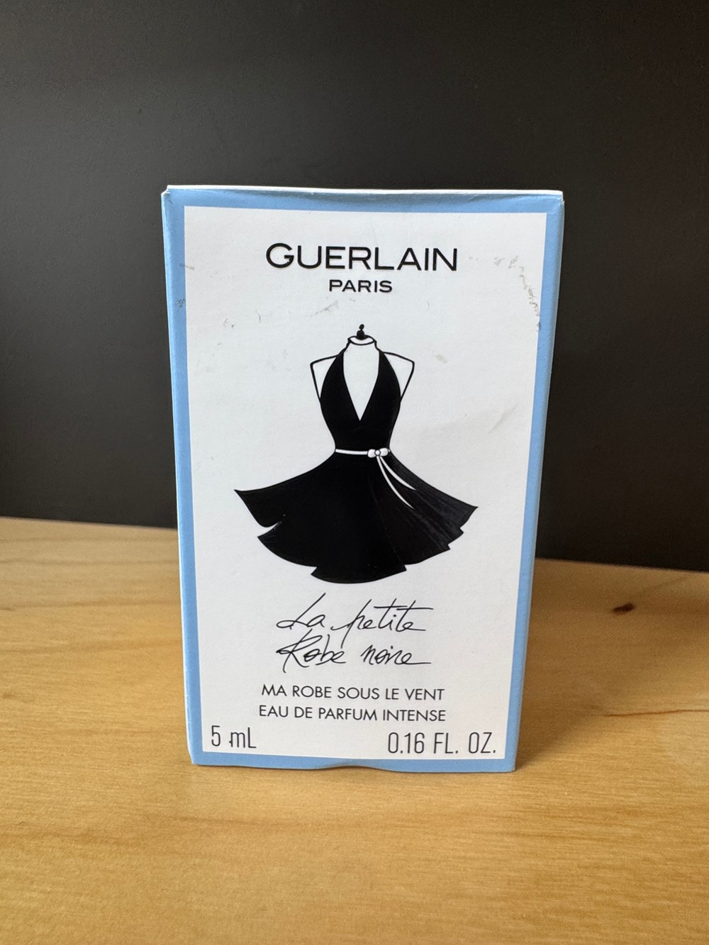 GUERLAIN - La Petite Robe Noire (Travellers Exclusive) 3 parfums beaute miniatures guerlain la petite robe noire travellers exclusive