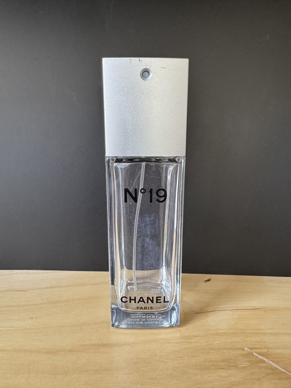 CHANEL - N°19 parfums beaute flacons chanel n 19