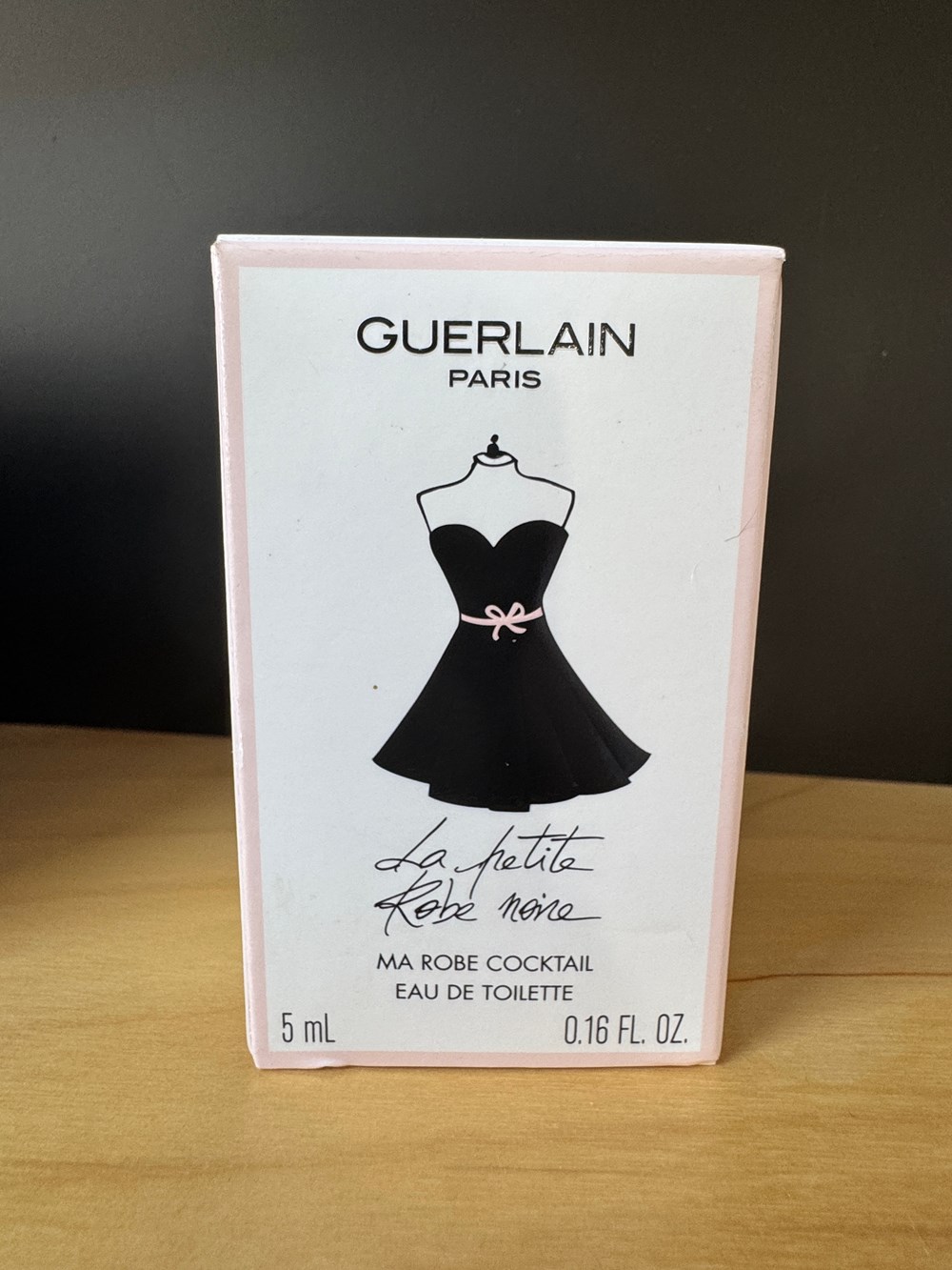 GUERLAIN - La Petite Robe Noire (Travellers Exclusive) 3 parfums beaute miniatures guerlain la petite robe noire travellers exclusive
