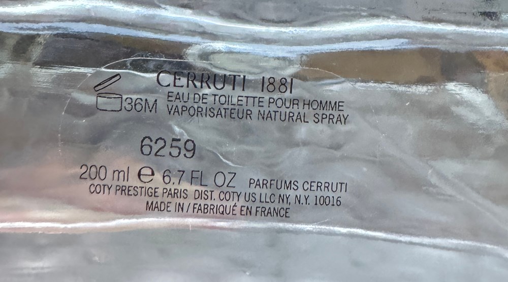 parfums beaute flacons cerruti 1881