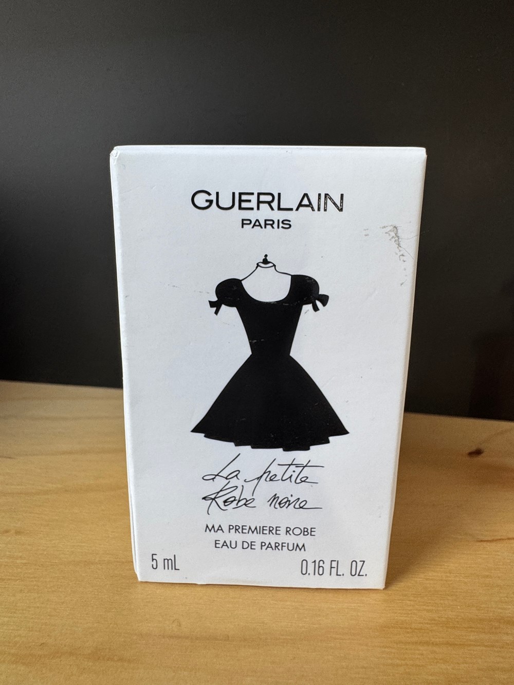 GUERLAIN - La Petite Robe Noire (Travellers Exclusive) 3 parfums beaute miniatures guerlain la petite robe noire travellers exclusive