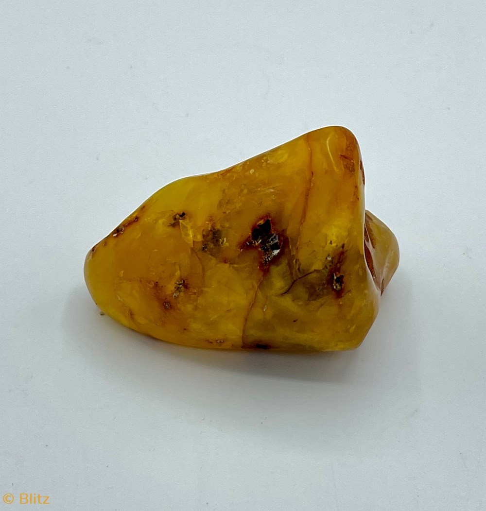 minerals meteorites amber