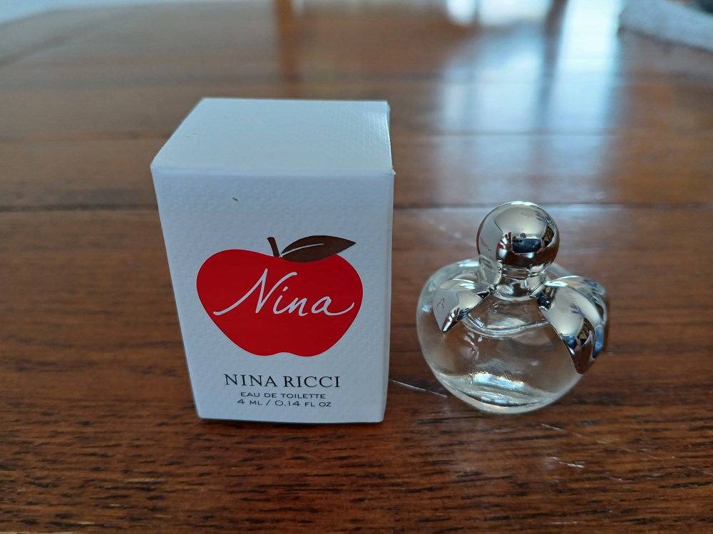 Miniatures EDP et PARFUM 4ml NINA de NINA RICCI parfums beaute miniatures edp et parfum 4ml nina de nina ricci