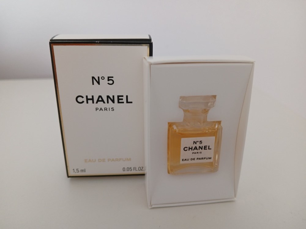 MINIATURE EDP 1,5ML CHANEL N°5, Boite à Tiroir parfums beaute miniature edp 1 5ml chanel n 5 boite a tiroir