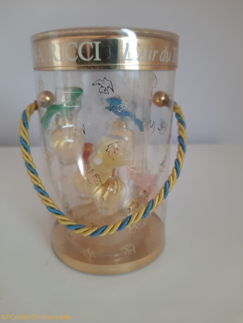 parfums beaute nina ricci collection les colombes de couleurs air du temps