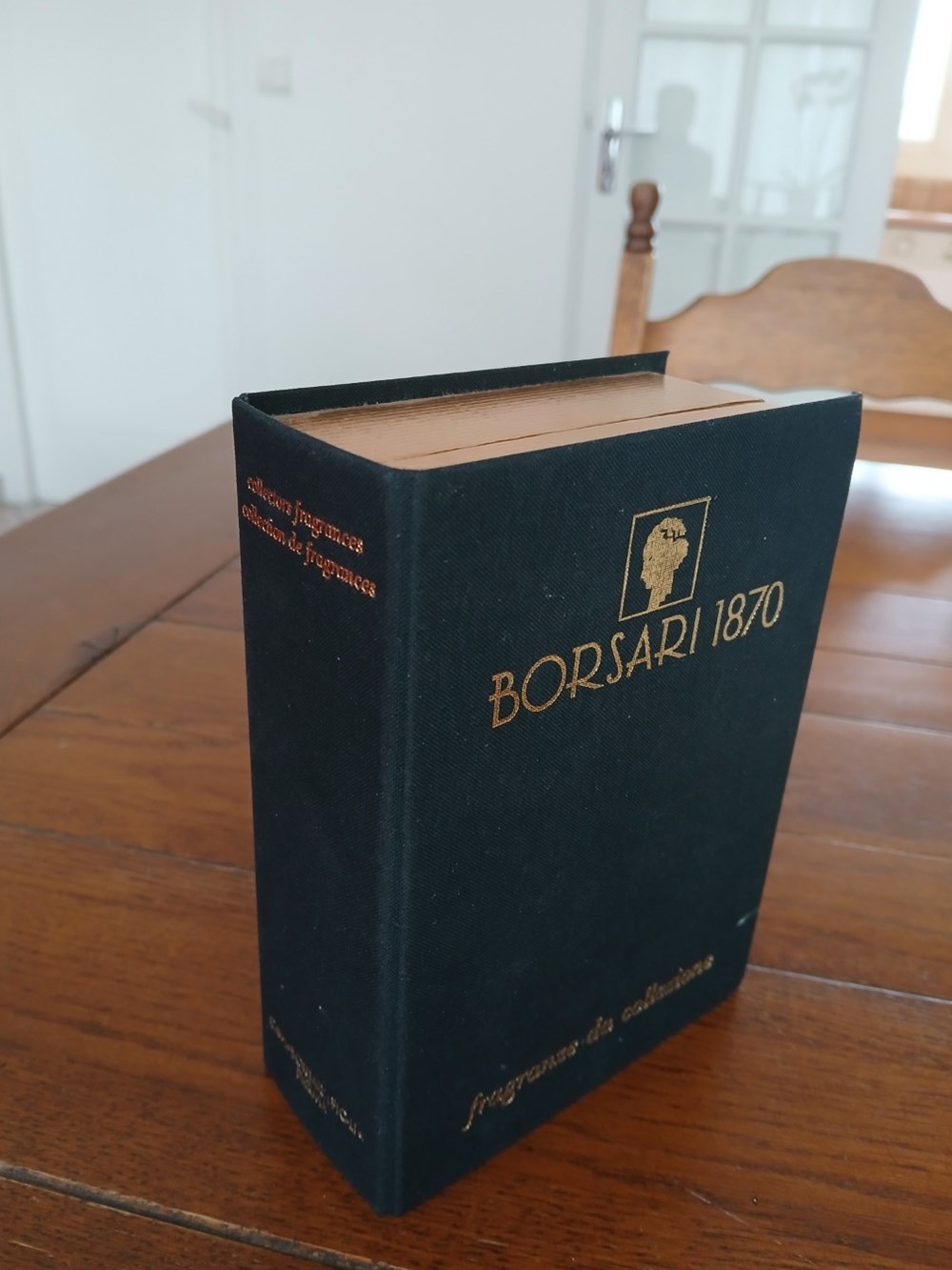 RARE LIVRE DE COLLECTION DE 24 MINIATURES BORSARI 1870 parfums beaute flacons rare livre de collection de 24 miniatures borsari 1870