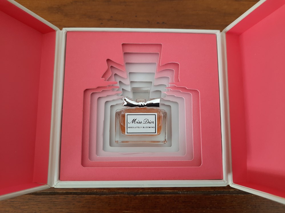 Miniature EDP 5ml de DIOR: MISS DIOR, ABSOLUTELY BLOOMING parfums beaute flacons miniature edp 5ml de dior miss dior absolutely blooming
