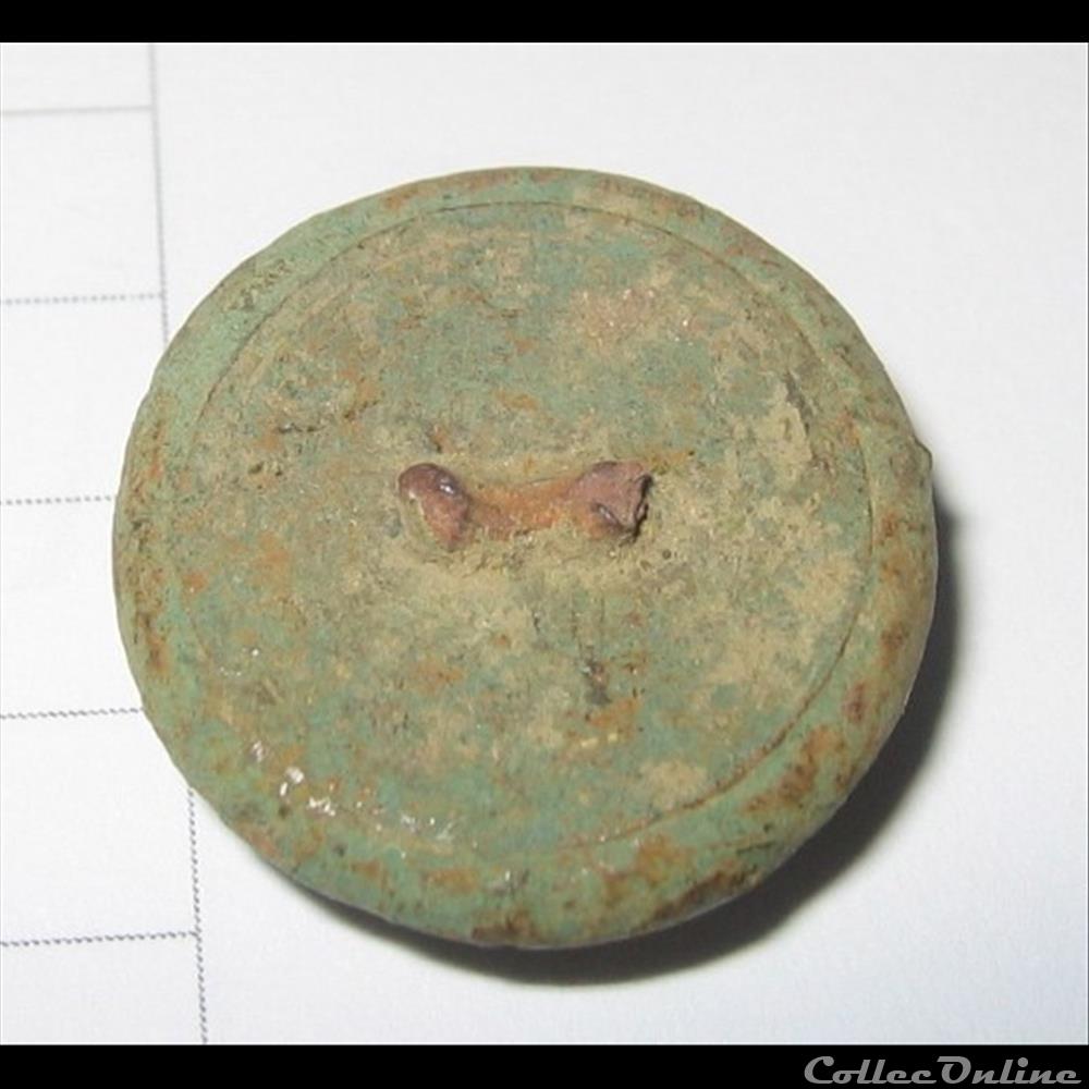 Bouton de livrée couronne ducale fin XIX/début XXème militaire infanterie bouton de livree couronne ducale fin xix debut xxeme