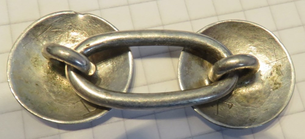 Bouton de cape en argent Saint Jacques de Compostelle vetements et accessoires boutons civils bouton de cape en argent saint jacques de compostelle