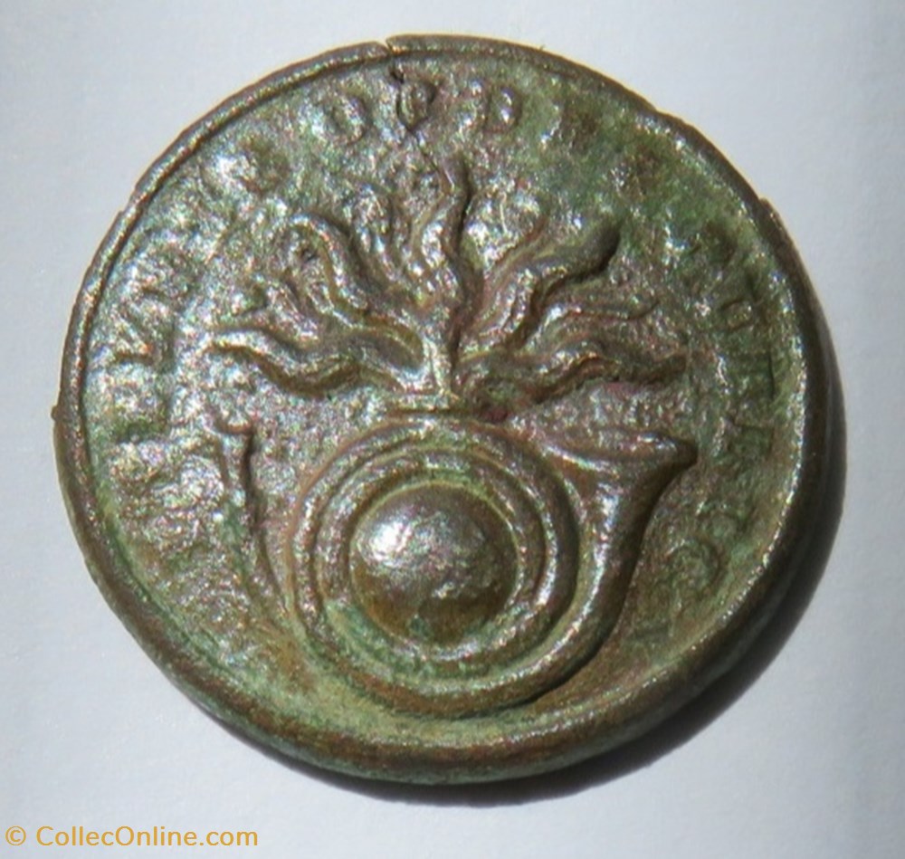 vetement et accessoire militaire bouton garde nationale voltigeur 1830 1846