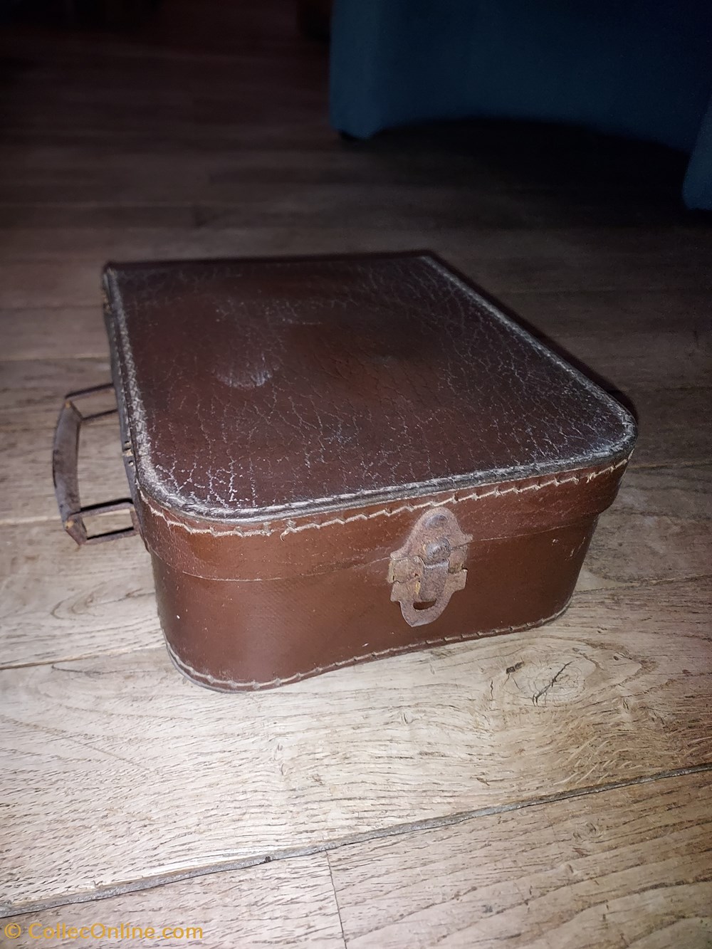 Gramophone pour enfant à mécanisme à ressort. 2 electro vintage electrophones gramophone pour enfant a mecanisme a ressort