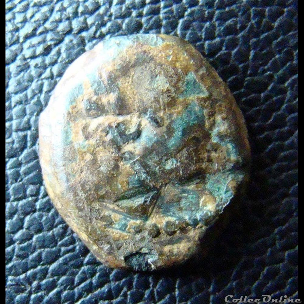 Bronze au taureau monnaie antique grecque bronze au taureau