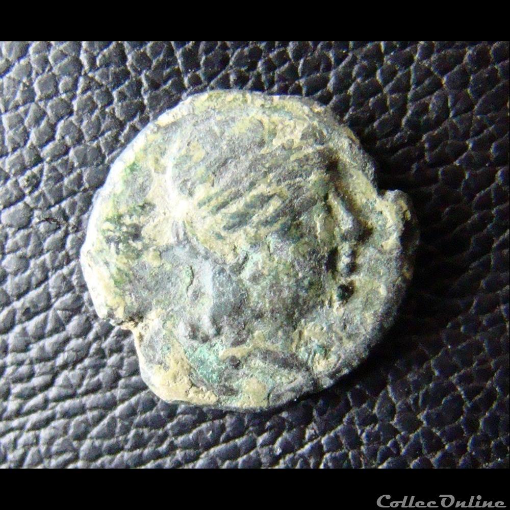 Bronze au taureau monnaie antique grecque bronze au taureau
