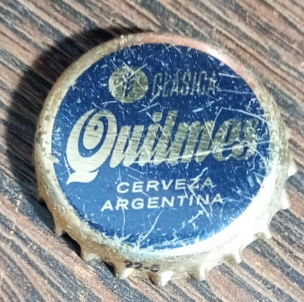 CHAPA Quilmes clásica (negra) chapas de botellas cervezas argentina chapa quilmes clasica negra