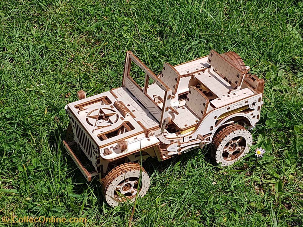 modeles reduits vehicules militaires jeep maquette wooden city