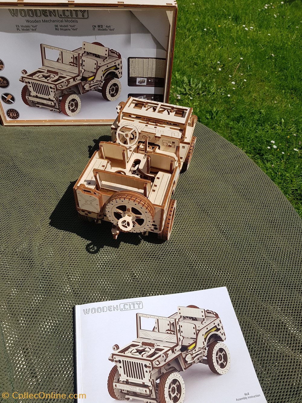 modeles reduits vehicules militaires jeep maquette wooden city