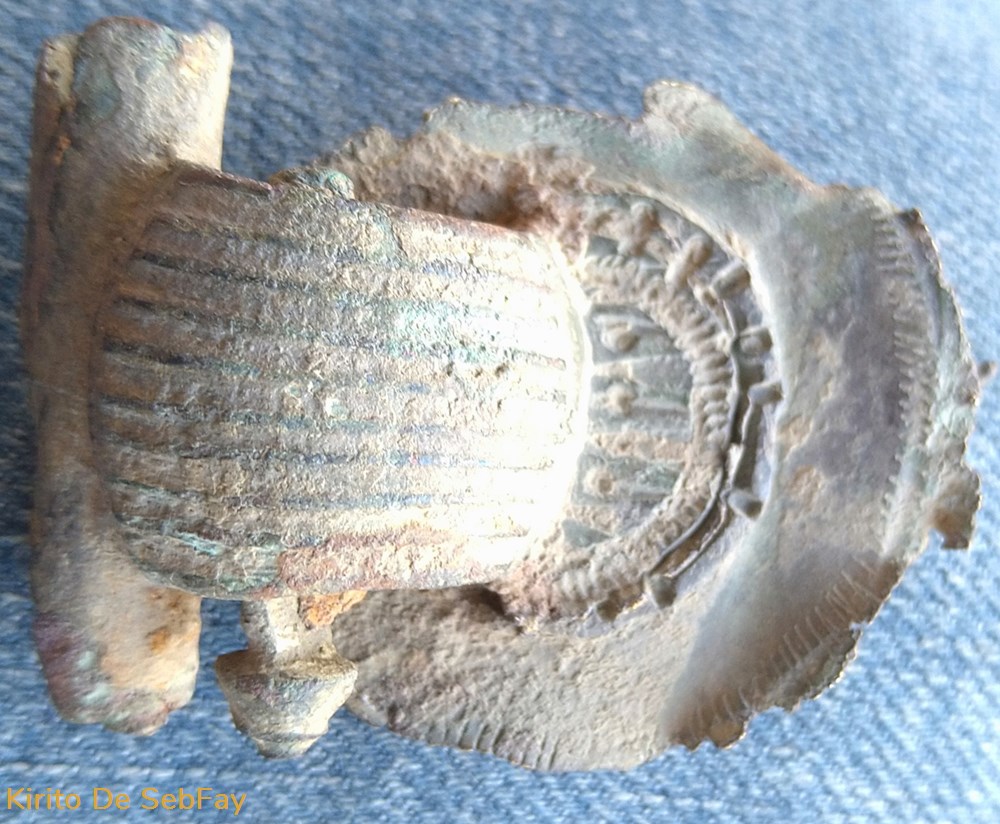 bijoux horlogerie de poitrine fibule officier romain