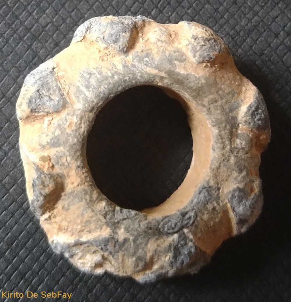 art antiquites archeologie europe fusaiole en plomb