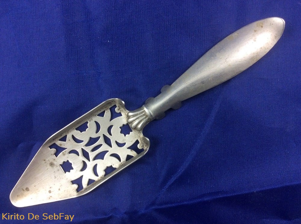 Cuillère à Absinthe - MODELE OUVRAGE N° 2 XIXe SIECLE art la table argenterie cuillere a absinthe modele ouvrage n 2 xixe siecle