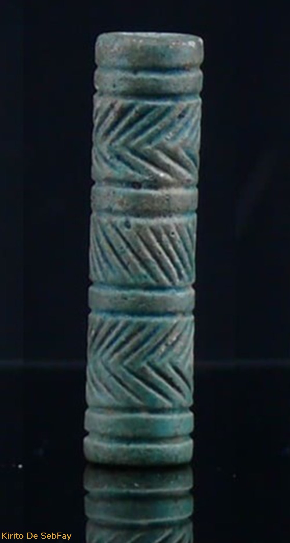 art antiquites archeologie asie proche orient medio assyrienne sceau cylindre en fritte emaillee 1300 1200 av j c