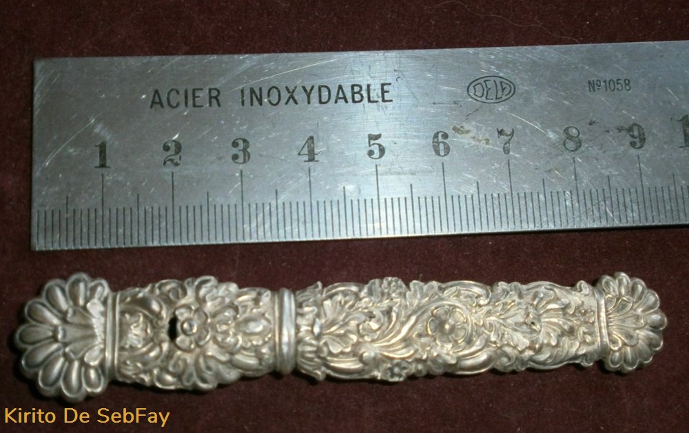 Étui à aiguilles argent massif époque 1819 1838 très ouvragé 2 art antiquites etui a aiguilles argent massif epoque 1819 1838 tres ouvrage