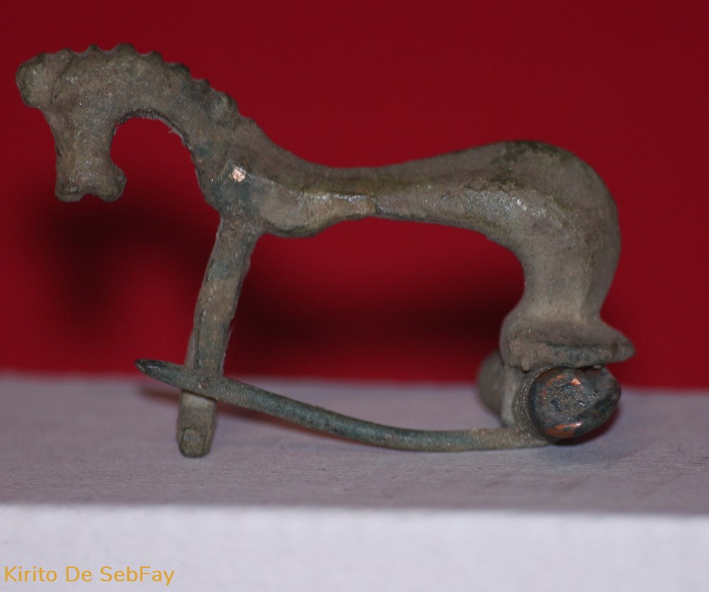 Fibule Romaine - Fibule Zoomorphe - II au III au Ve S. Ap. J.-C. bijoux horlogerie de poitrine fibule romaine fibule zoomorphe ii au iii au ve s ap j c