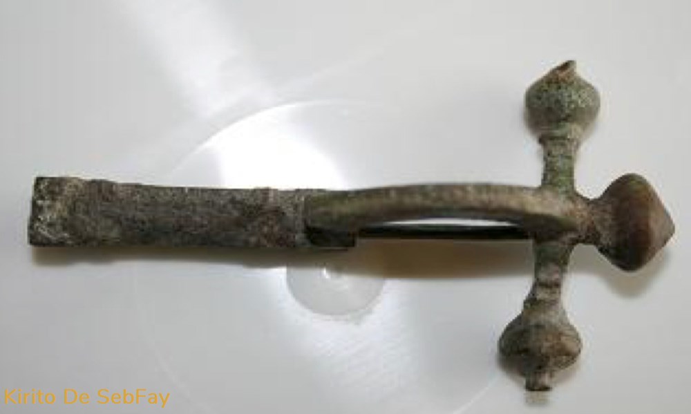 Fibule de Haut-rang - Type Cruciforme - III au Ve S. Ap. J.-C. bijoux horlogerie poitrine fibule de haut rang type cruciforme iii au ve s ap j c