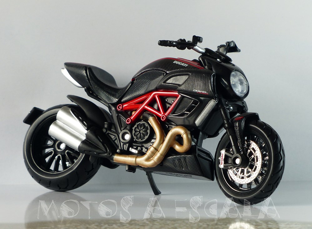 DUCATI DIAVEL CARBON modelos escala motocicletas ducati diavel carbon