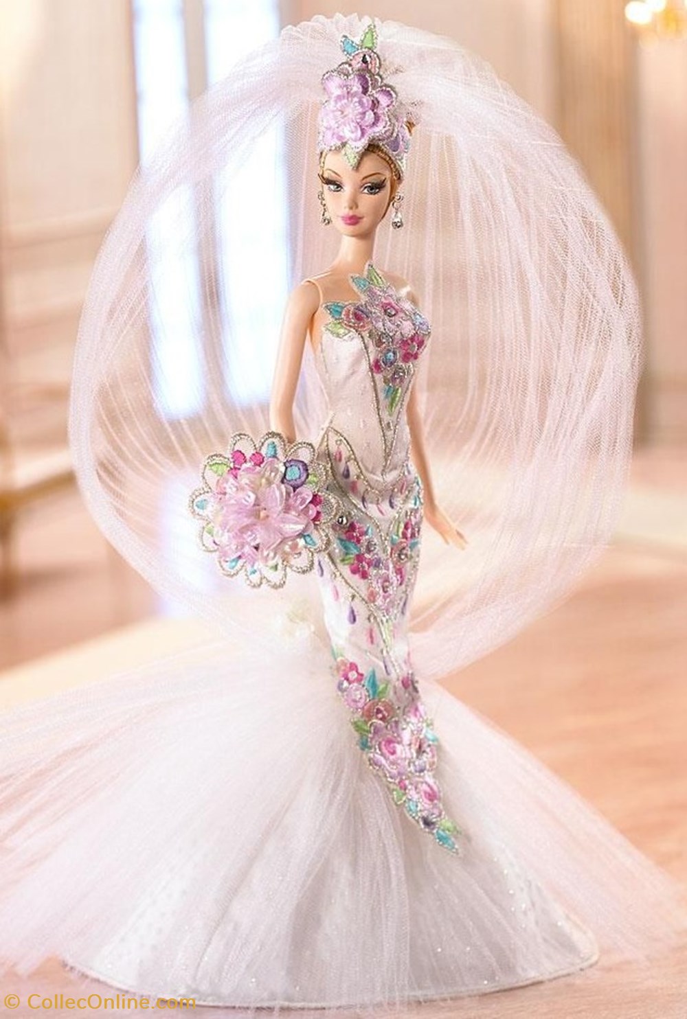 2006 - SKU # J0981 - BOB MACKIE COUTURE CONFECTION BRIDE BARBIE DOLL jeux societe jouets poupees 2006 sku j0981 bob mackie couture confection bride barbie doll