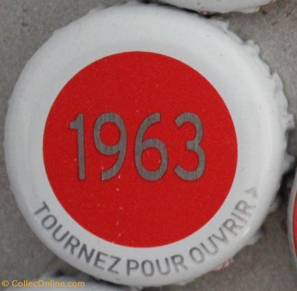 Série grise 1963 capsules muselets biere 1963 texte gris argente sur fond rouge 70eme anniversaire 1947 2017 brasserie kronembourg france