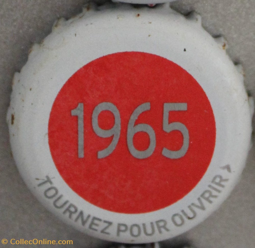 Série grise 1965 capsules muselets biere 1965 texte gris argente sur fond rouge 70eme anniversaire 1947 2017 brasserie kronembourg france