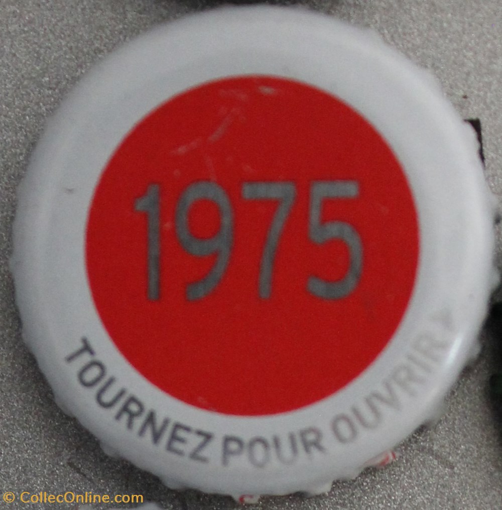 capsules muselets biere 1975 texte gris argente sur fond rouge 70eme anniversaire 1947 2017 brasserie kronembourg france